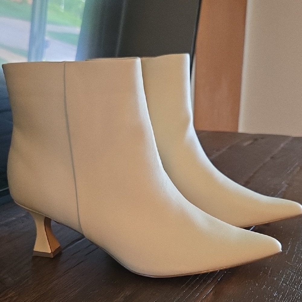 Elegant White Ankle Boots